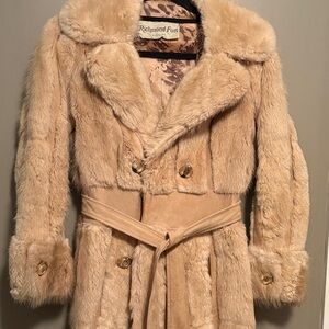Beautiful fur with pockets minor flaws can't be seen when worn size S-M